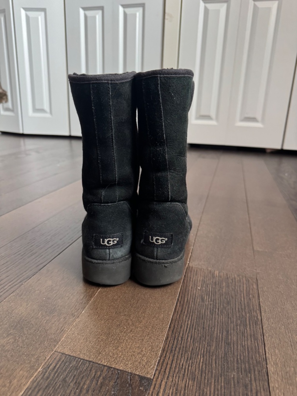 Black Ugg boots - Picture 3 of 4